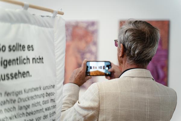 Eröffnung Care – zwischen Zärtlichkeit und Widerstand 05.09. - 12.10.2025 (Exhibit Galerie, Akademie der bildenden Künste Wien, 04.09.2025) Foto: eSeL.at - Robert Puteanu