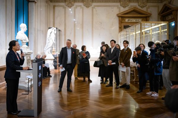 Chinesische Kunst aus der Verbotenen Stadt (KHM Goldener Saal Kunstkammer, 02.12.2025 - 06.04.2026) Foto: eSeL.at - Joanna Pianka