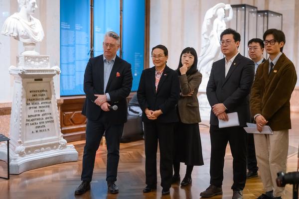 Chinesische Kunst aus der Verbotenen Stadt (KHM Goldener Saal Kunstkammer, 02.12.2025 - 06.04.2026) Foto: eSeL.at - Joanna Pianka