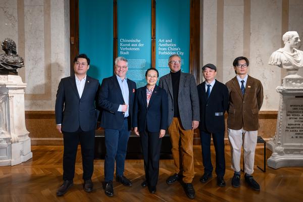 Chinesische Kunst aus der Verbotenen Stadt (KHM Goldener Saal Kunstkammer, 02.12.2025 - 06.04.2026) Foto: eSeL.at - Joanna Pianka