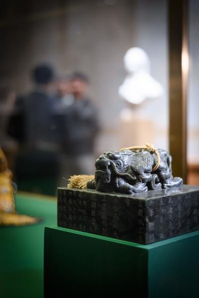 Chinesische Kunst aus der Verbotenen Stadt (KHM Goldener Saal Kunstkammer, 02.12.2025 - 06.04.2026) Foto: eSeL.at - Joanna Pianka