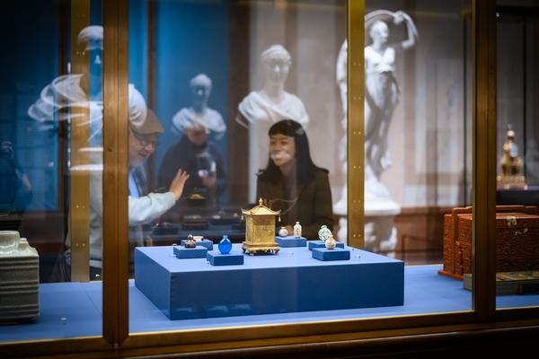 Chinesische Kunst aus der Verbotenen Stadt (KHM Goldener Saal Kunstkammer, 02.12.2025 - 06.04.2026) Foto: eSeL.at - Joanna Pianka