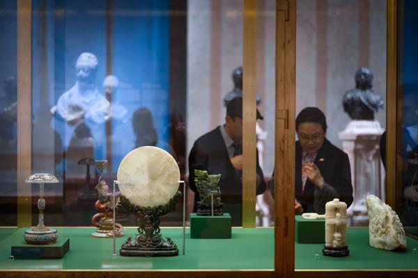 Chinesische Kunst aus der Verbotenen Stadt (KHM Goldener Saal Kunstkammer, 02.12.2025 - 06.04.2026) Foto: eSeL.at - Joanna Pianka