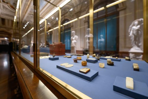 Chinesische Kunst aus der Verbotenen Stadt (KHM Goldener Saal Kunstkammer, 02.12.2025 - 06.04.2026) Foto: eSeL.at - Joanna Pianka