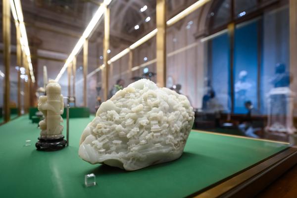 Chinesische Kunst aus der Verbotenen Stadt (KHM Goldener Saal Kunstkammer, 02.12.2025 - 06.04.2026) Foto: eSeL.at - Joanna Pianka