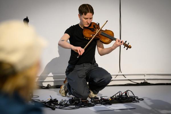 Choir of Kin – Photosynthesizer: Live Activation I (das weisse haus, 16.04.2026) Foto: eSeL.at - Joanna Pianka