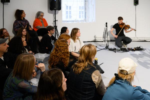 Choir of Kin – Photosynthesizer: Live Activation I (das weisse haus, 16.04.2026) Foto: eSeL.at - Joanna Pianka