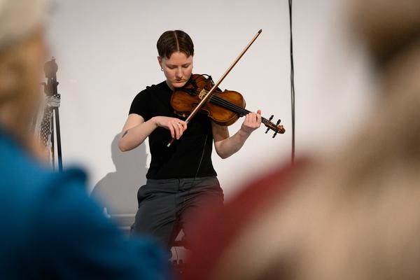 Choir of Kin – Photosynthesizer: Live Activation I (das weisse haus, 16.04.2026) Foto: eSeL.at - Joanna Pianka