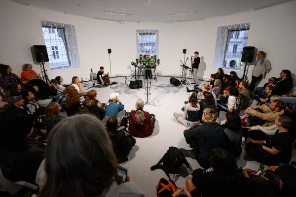 Choir of Kin – Photosynthesizer: Live Activation I (das weisse haus, 16.04.2026) Foto: eSeL.at - Joanna Pianka