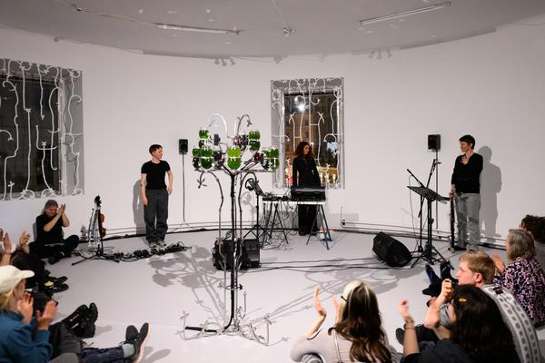 Choir of Kin – Photosynthesizer: Live Activation I (das weisse haus, 16.04.2026) Foto: eSeL.at - Joanna Pianka