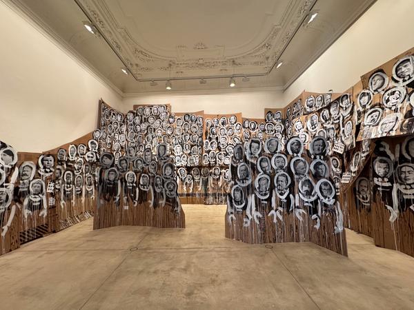 Christian Eisenberger &quot;Come or Flage&quot; (Galerie Krinzinger, 22.5. - 23.8.2025)