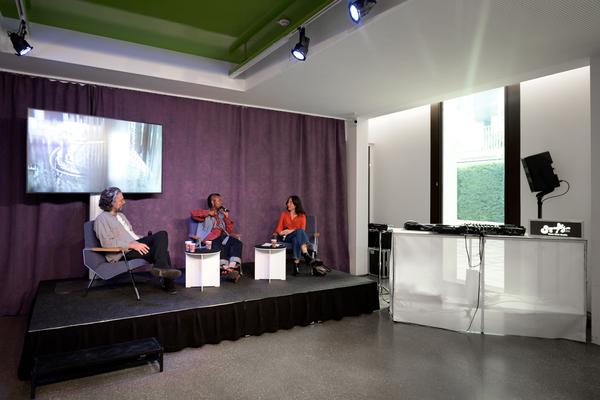 CIVA 2025: Indeterminate Apparatus - Podcast Studio / Opening Day (Belvedere 21, 02.10.2025) Foto: eSeL.at - Joanna Pianka