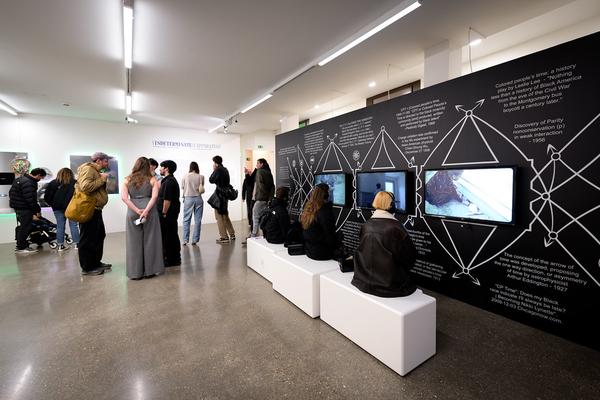 CIVA 2025: Indeterminate Apparatus - Podcast Studio / Opening Day (Belvedere 21, 02.10.2025) Foto: eSeL.at - Joanna Pianka