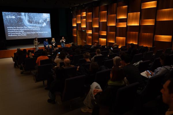 CIVA 2025: Building for Quantum: On Quantum Computing, Technological Infrastructures and Speculatevie Artistic Approaches  (Belvedere 21, 3.10.2025) Foto: eSeL.at - Lorenz Seidler