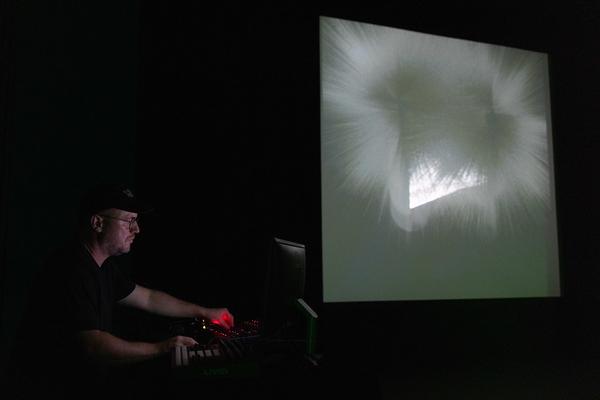 Zanshin "Always Everywhere" @ CIVA 2025: Indeterminate Apparatus (Belvedere 21, 3.10.2025) Foto: eSeL.at - Lorenz Seidler