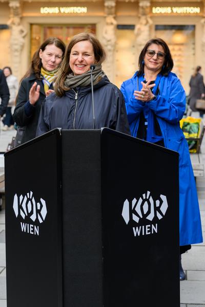 Claudia Märzendorfer: A Chicken Can't Lay a Duck Egg (Kunstplatz Graben, 12.05.2026) Foto: eSeL.at - Joanna Pianka