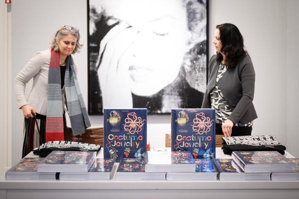 Costume Jewelry - Buchpräsentation Taschen Verlag (Dorotheum, 03.12.2025) Foto: eSeL.at - Joanna Pianka