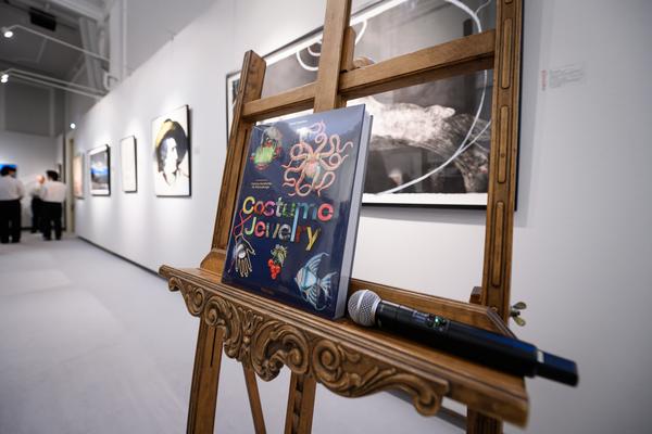 Costume Jewelry - Buchpräsentation Taschen Verlag (Dorotheum, 03.12.2025) Foto: eSeL.at - Joanna Pianka