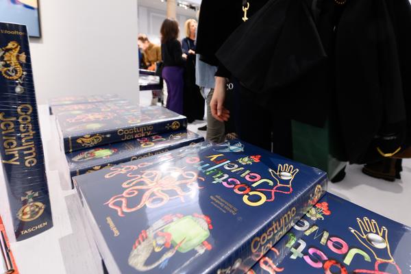 Costume Jewelry - Buchpräsentation Taschen Verlag (Dorotheum, 03.12.2025) Foto: eSeL.at - Joanna Pianka