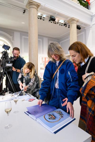 Costume Jewelry - Buchpräsentation Taschen Verlag (Dorotheum, 03.12.2025) Foto: eSeL.at - Joanna Pianka