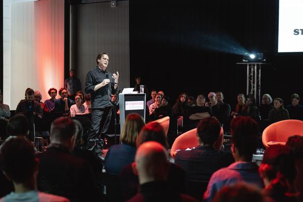 Public Symposium Crafting Data - Material Practices in Art and AI (Universität für angewandte Kunst, 27.01.2026) Foto: eSeL.at - Robert Puteanu