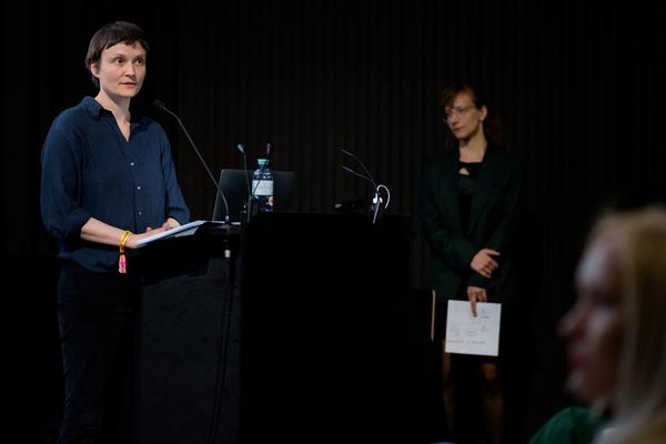 Creative Days Vienna 2025: KEYNOTES - Eva Jäger &amp; Michael Loebenstein. PERFORMANCE - Claudia Larcher and Ursula Winterauer (GISCHT) (Österreichisches Filmmuseum, 15.05.2025) Foto: eSeL.at - Joanna Pianka
