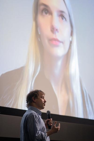 Creative Days Vienna 2025: KEYNOTES - Eva Jäger &amp; Michael Loebenstein. PERFORMANCE - Claudia Larcher and Ursula Winterauer (GISCHT) (Österreichisches Filmmuseum, 15.05.2025) Foto: eSeL.at - Joanna Pianka