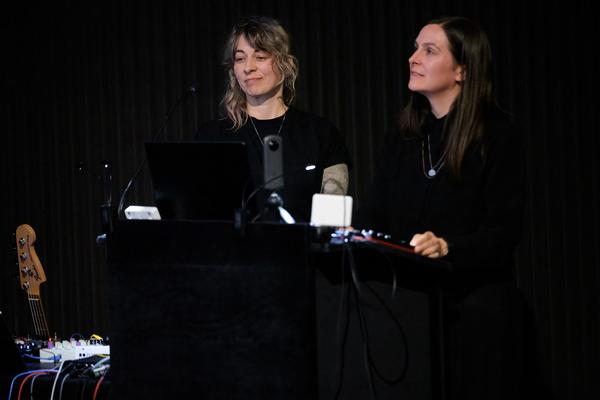 Creative Days Vienna 2025: KEYNOTES - Eva Jäger &amp; Michael Loebenstein. PERFORMANCE - Claudia Larcher and Ursula Winterauer (GISCHT) (Österreichisches Filmmuseum, 15.05.2025) Foto: eSeL.at - Joanna Pianka