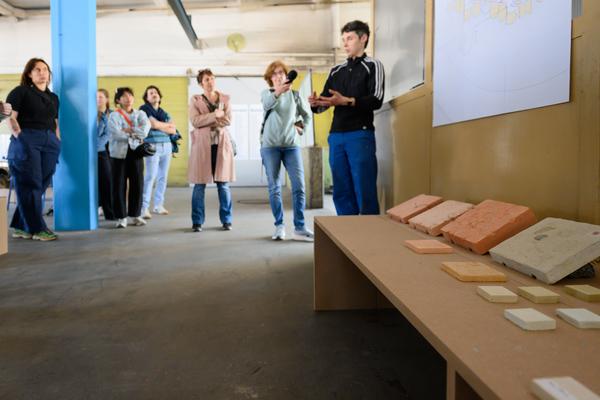 Tour 1: Creatives for Vienna – Making Spaces X Klima Biennale Wien (Nordwestbahnhof, 18.04.2026) Foto: Wirtschaftsagentur Wien / eSeL.at - Joanna Pianka