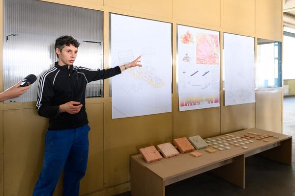 Tour 1: Creatives for Vienna – Making Spaces X Klima Biennale Wien (Nordwestbahnhof, 18.04.2026) Foto: Wirtschaftsagentur Wien / eSeL.at - Joanna Pianka