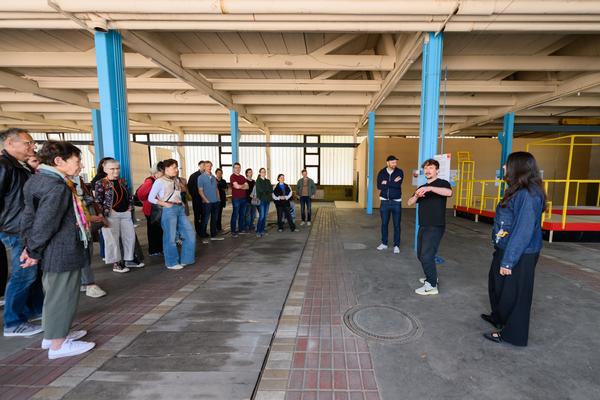 Tour 1: Creatives for Vienna – Making Spaces X Klima Biennale Wien (Nordwestbahnhof, 18.04.2026) Foto: Wirtschaftsagentur Wien / eSeL.at - Joanna Pianka