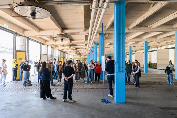 Tour 1: Creatives for Vienna – Making Spaces X Klima Biennale Wien (Nordwestbahnhof, 18.04.2026) Foto: Wirtschaftsagentur Wien / eSeL.at - Joanna Pianka