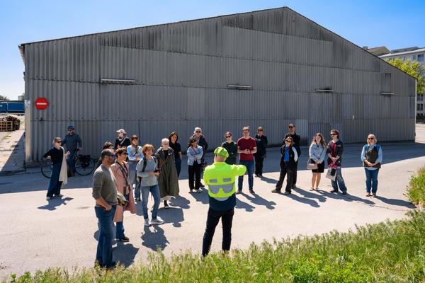 Tour 1: Creatives for Vienna – Making Spaces X Klima Biennale Wien (Nordwestbahnhof, 18.04.2026) Foto: Wirtschaftsagentur Wien / eSeL.at - Joanna Pianka