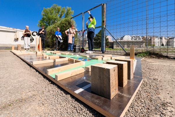 Tour 1: Creatives for Vienna – Making Spaces X Klima Biennale Wien (Nordwestbahnhof, 18.04.2026) Foto: Wirtschaftsagentur Wien / eSeL.at - Joanna Pianka