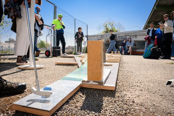 Tour 1: Creatives for Vienna – Making Spaces X Klima Biennale Wien (Nordwestbahnhof, 18.04.2026) Foto: Wirtschaftsagentur Wien / eSeL.at - Joanna Pianka