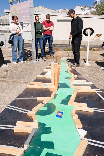 Tour 1: Creatives for Vienna – Making Spaces X Klima Biennale Wien (Nordwestbahnhof, 18.04.2026) Foto: Wirtschaftsagentur Wien / eSeL.at - Joanna Pianka