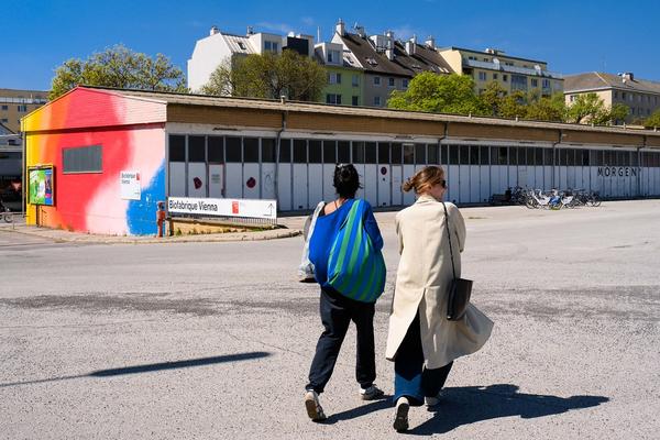 Tour 1: Creatives for Vienna – Making Spaces X Klima Biennale Wien (Nordwestbahnhof, 18.04.2026) Foto: Wirtschaftsagentur Wien / eSeL.at - Joanna Pianka