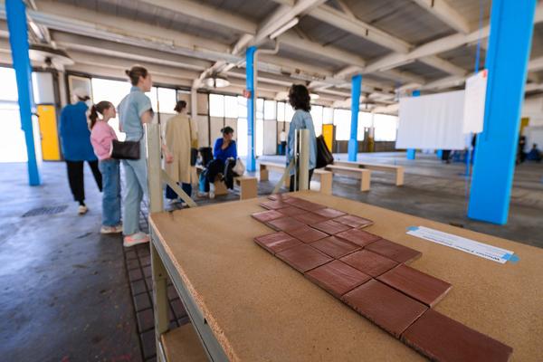 Tour 1: Creatives for Vienna – Making Spaces X Klima Biennale Wien (Nordwestbahnhof, 18.04.2026) Foto: Wirtschaftsagentur Wien / eSeL.at - Joanna Pianka