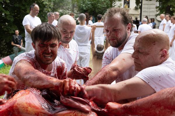 Hermann Nitsch 6 Tages Spiel (Tag 4, 7.6.2025) Foto: eSeL Foto: eSeL.at - Lorenz Seidler