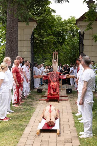 Hermann Nitsch 6 Tages Spiel (Tag 4, 7.6.2025) Foto: (c) Hermann Nitsch GmbH (Foto: eSeL)