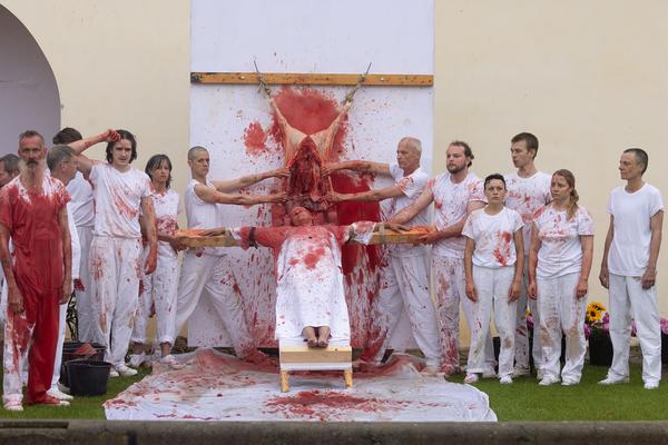 Hermann Nitsch 6 Tages Spiel (Tag 5, 8.6.2025) Foto: (c) Hermann Nitsch GmbH (Foto: eSeL)
