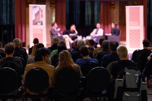 Das wilde Feld – Front und Hinterland in der Ukraine 2022–2025 (Heeresgeschichtliches Museum, 09.04.2026) Foto: eSeL.at - Hannah Mayr