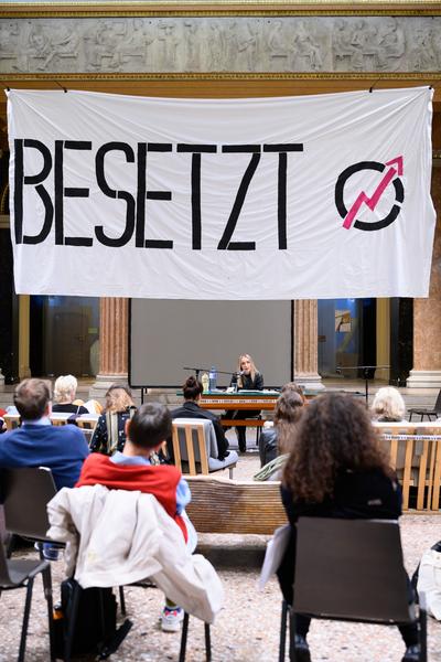 DEMOK: Act and Speak - Demokratie unter Druck: Jonas Thiel, Inna Shevchenko (Akademie der bildenden Künste Wien, 16.10.2026) Foto: eSeL.at - Joanna Pianka