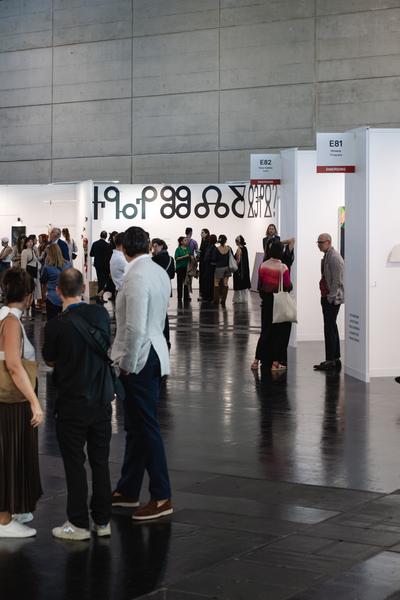Angewandte Trans Arts Stand @ Vienna Contemporary 2025 (Messe Wien Halle D, 11.09.2025) Foto: eSeL.at - Robert Puteanu