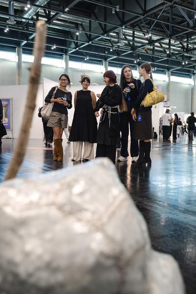 Angewandte Trans Arts Stand @ Vienna Contemporary 2025 (Messe Wien Halle D, 11.09.2025) Foto: eSeL.at - Robert Puteanu