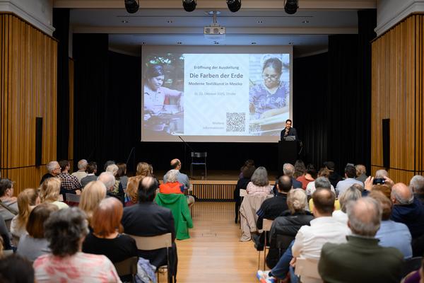 Die Farben der Erde - Moderne Textilkunst in Mexiko (Weltmuseum Wien, 21.10.2025 - 06.04.2026) Foto: eSeL.at - Joanna Pianka