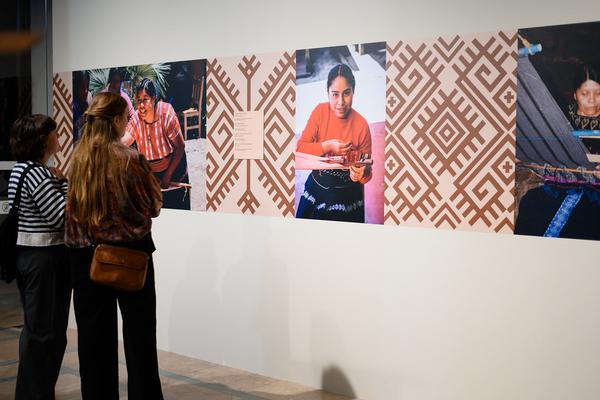 Die Farben der Erde - Moderne Textilkunst in Mexiko (Weltmuseum Wien, 21.10.2025 - 06.04.2026) Foto: eSeL.at - Joanna Pianka