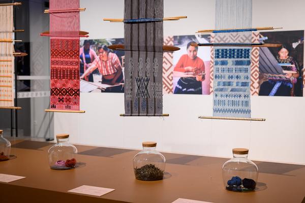 Die Farben der Erde - Moderne Textilkunst in Mexiko (Weltmuseum Wien, 21.10.2025 - 06.04.2026) Foto: eSeL.at - Joanna Pianka