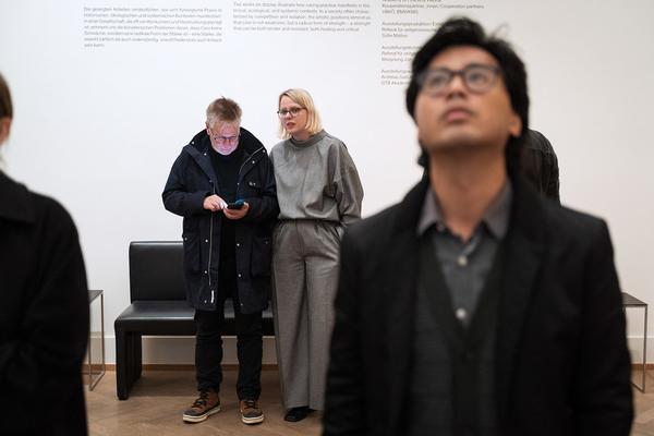 The Day You Were Thinking About the Sibyl While You Were Picking Autumn Leaves - An Insert by Ana Torfs (Gemäldegalerie - Akademie der Bildenden Künste Wien, 02.10.2025) Foto: eSeL.at - Robert Puteanu