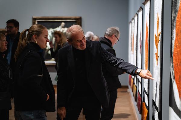 The Day You Were Thinking About the Sibyl While You Were Picking Autumn Leaves - An Insert by Ana Torfs (Gemäldegalerie - Akademie der Bildenden Künste Wien, 02.10.2025) Foto: eSeL.at - Robert Puteanu